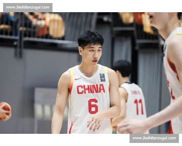 崔新泉高效 14+4 助率队取胜 能攻善传尽显全能身手